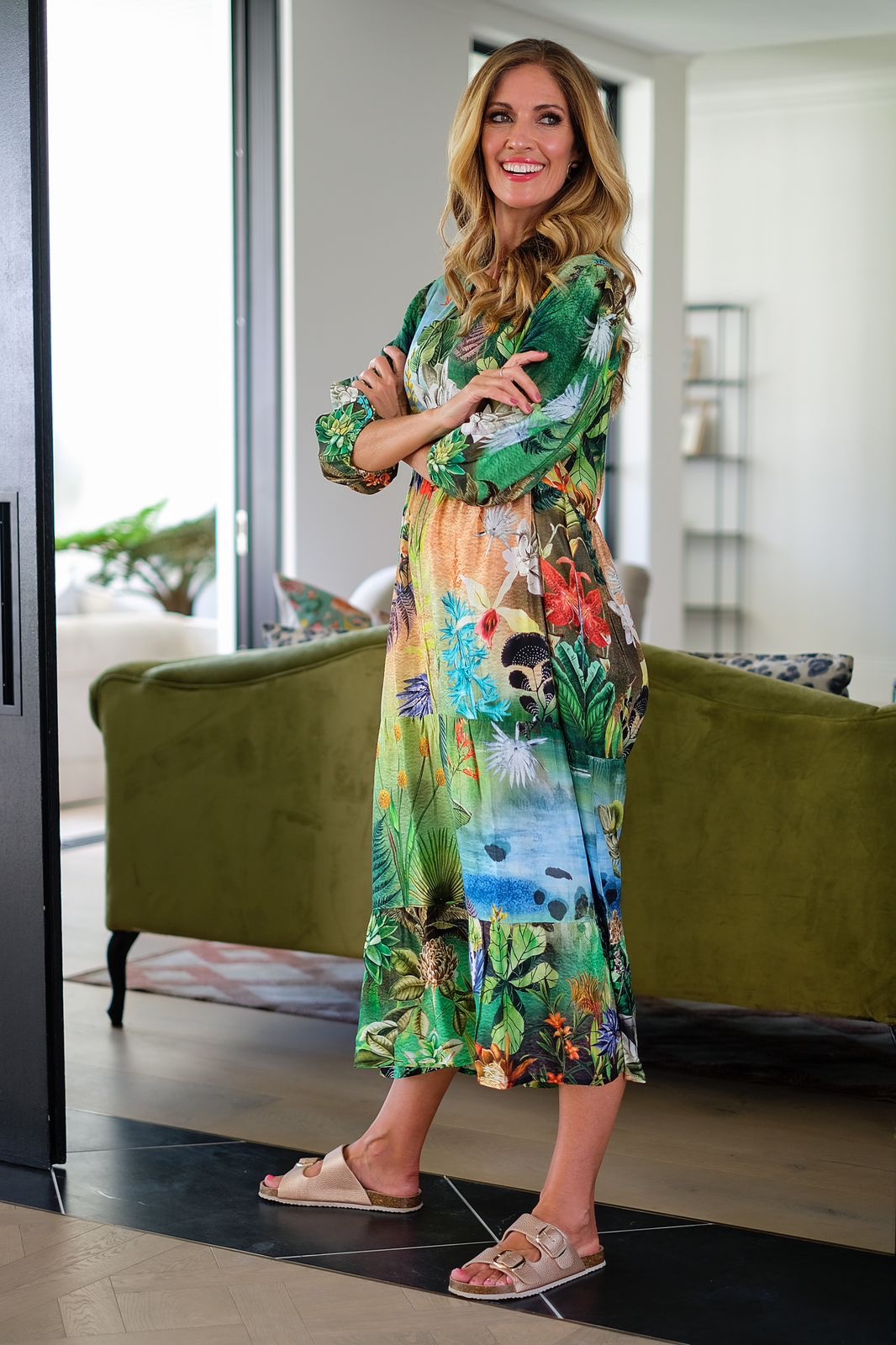ICONIC Dress Bold Green Design - Image 4