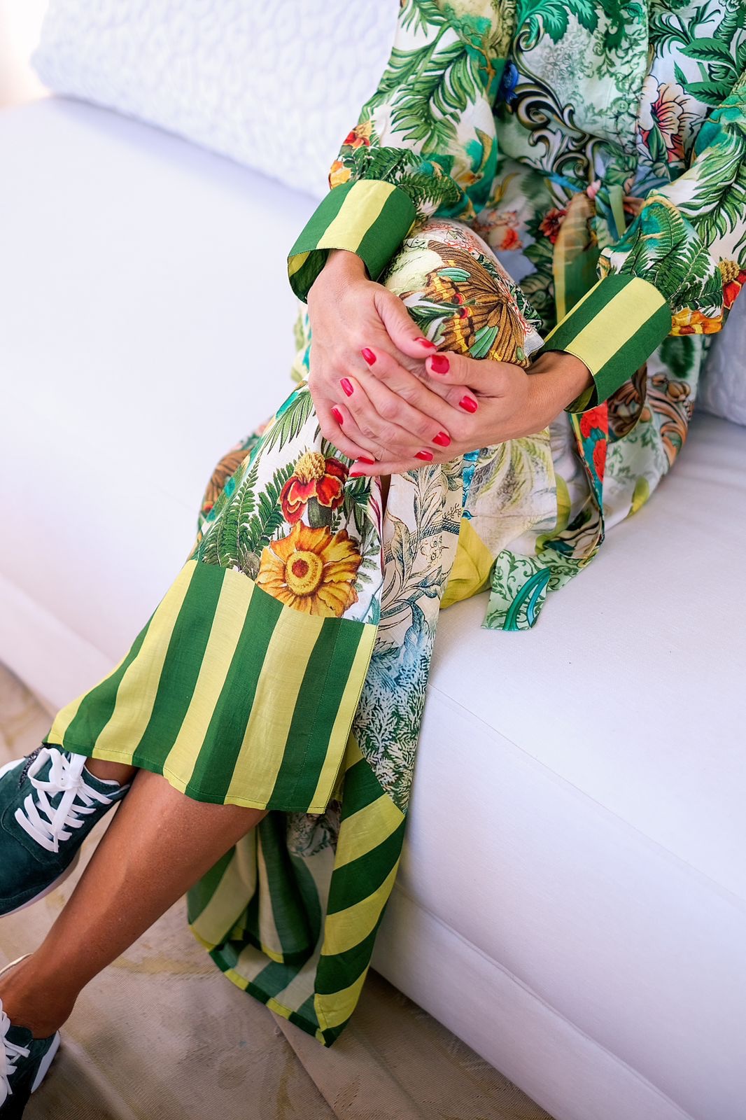 ICONIC Dress Green Long Sleeve Design - Image 4